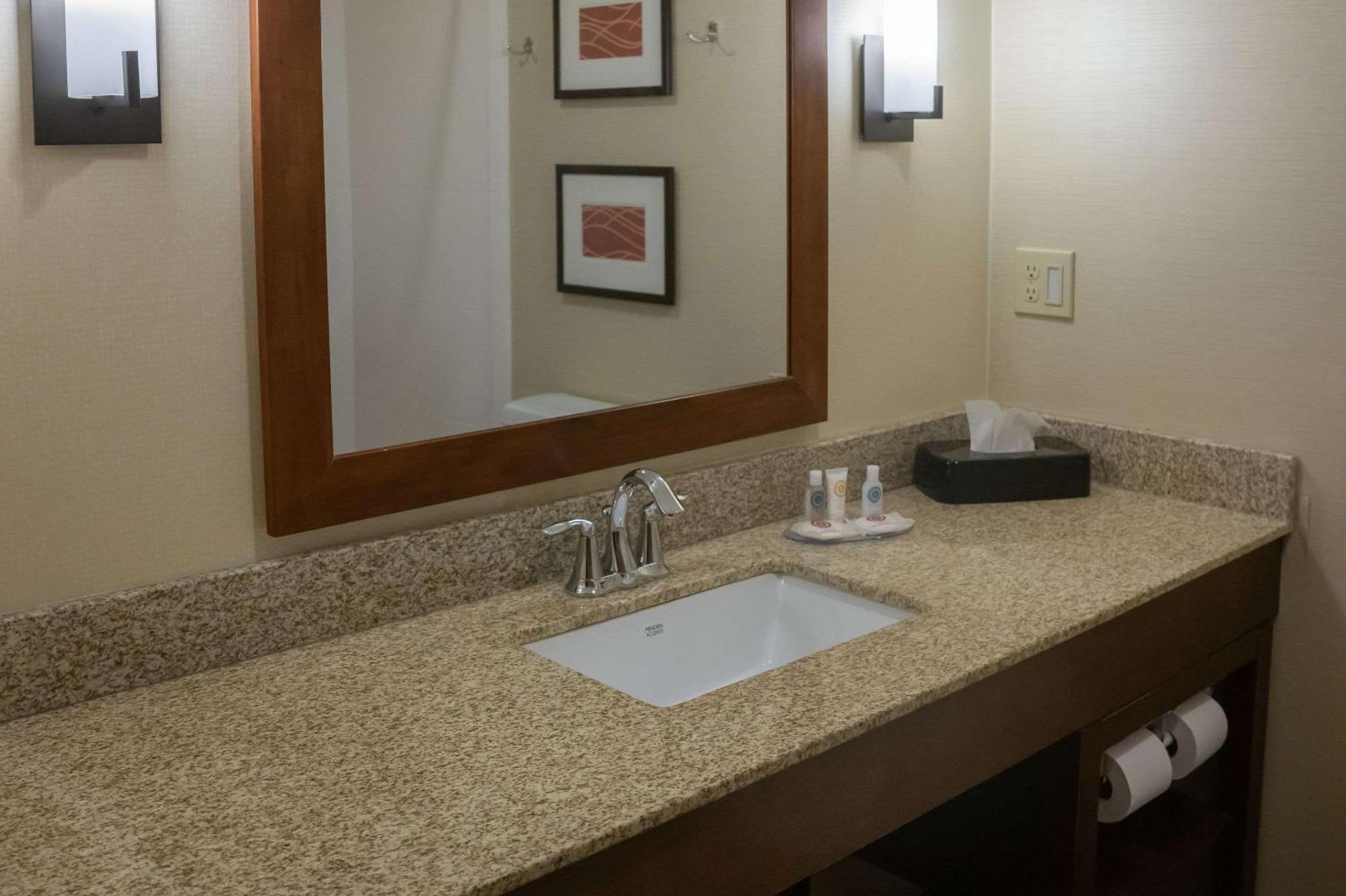 Comfort & Hotel Erie