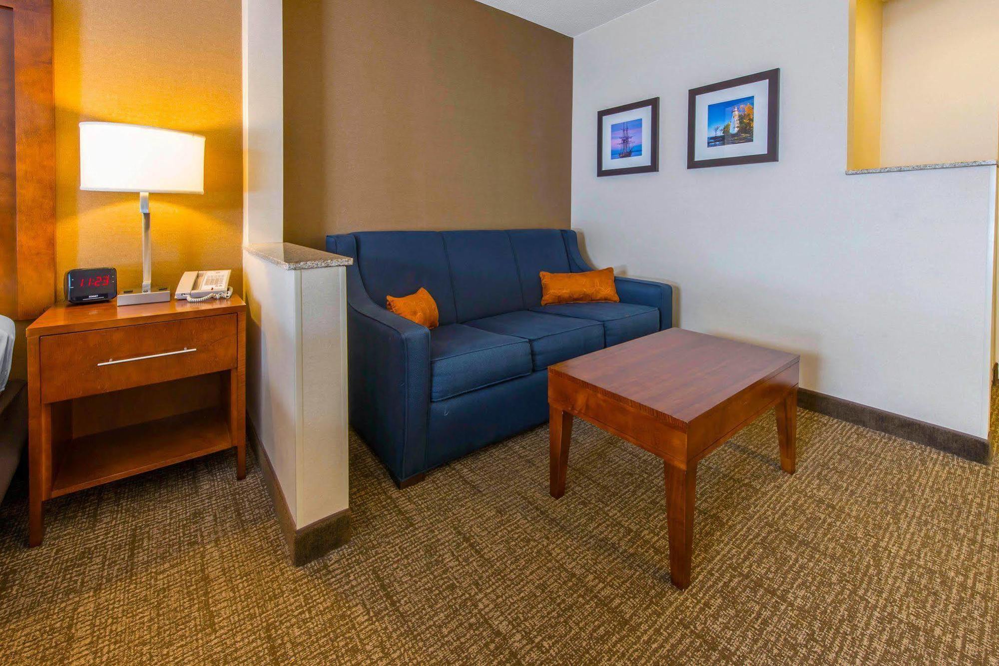 Comfort & Hotel Erie